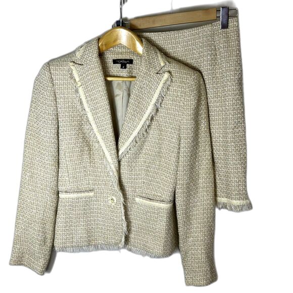 Vintage Taiga Beige Tan Boucle Velvet Fringe Trim 2 Piece Skirt Suit Size 4 - Picture 1 of 16